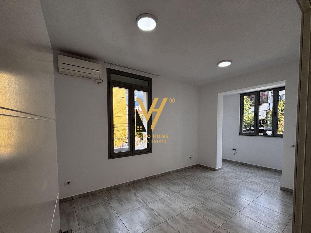JEPET ZYRE 75 M2 TE RRUGA E DIBRES 500 EURO