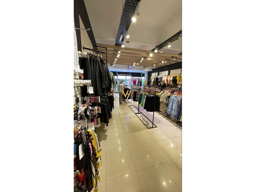 JEPET DYQAN 36 M2 ME QIRA TE ISH EKSPOZITA 100.000 LEKE