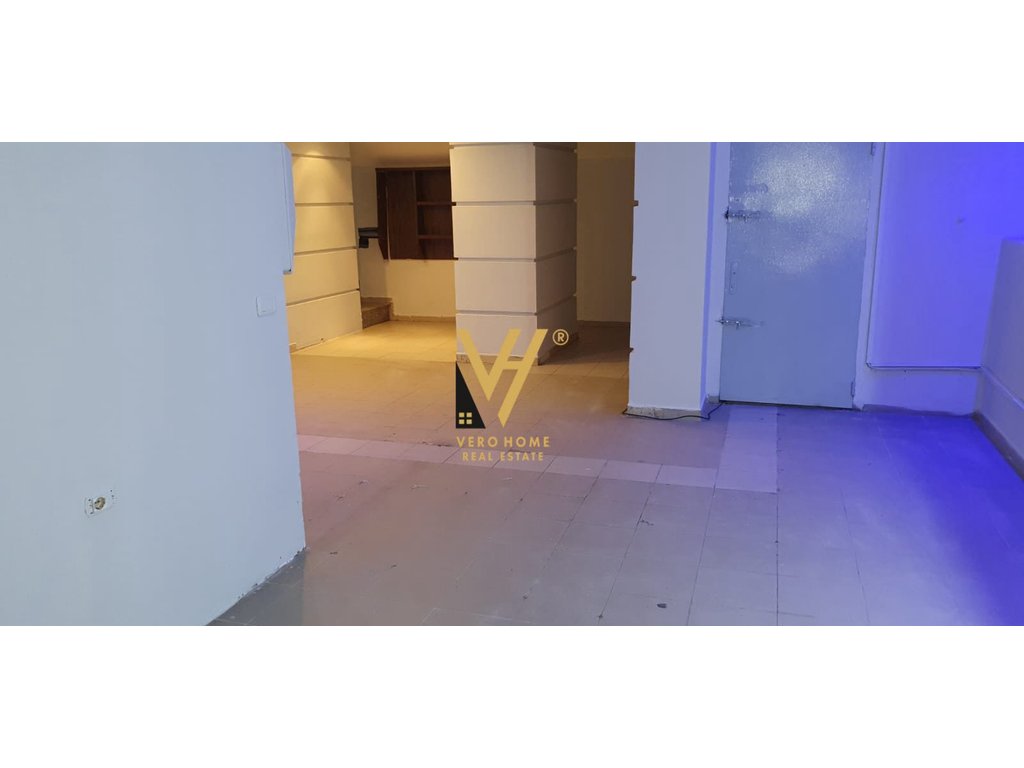 JEPET AMBIENT 171 M2 ME QERA NE VASI SHANTO 750 EURO