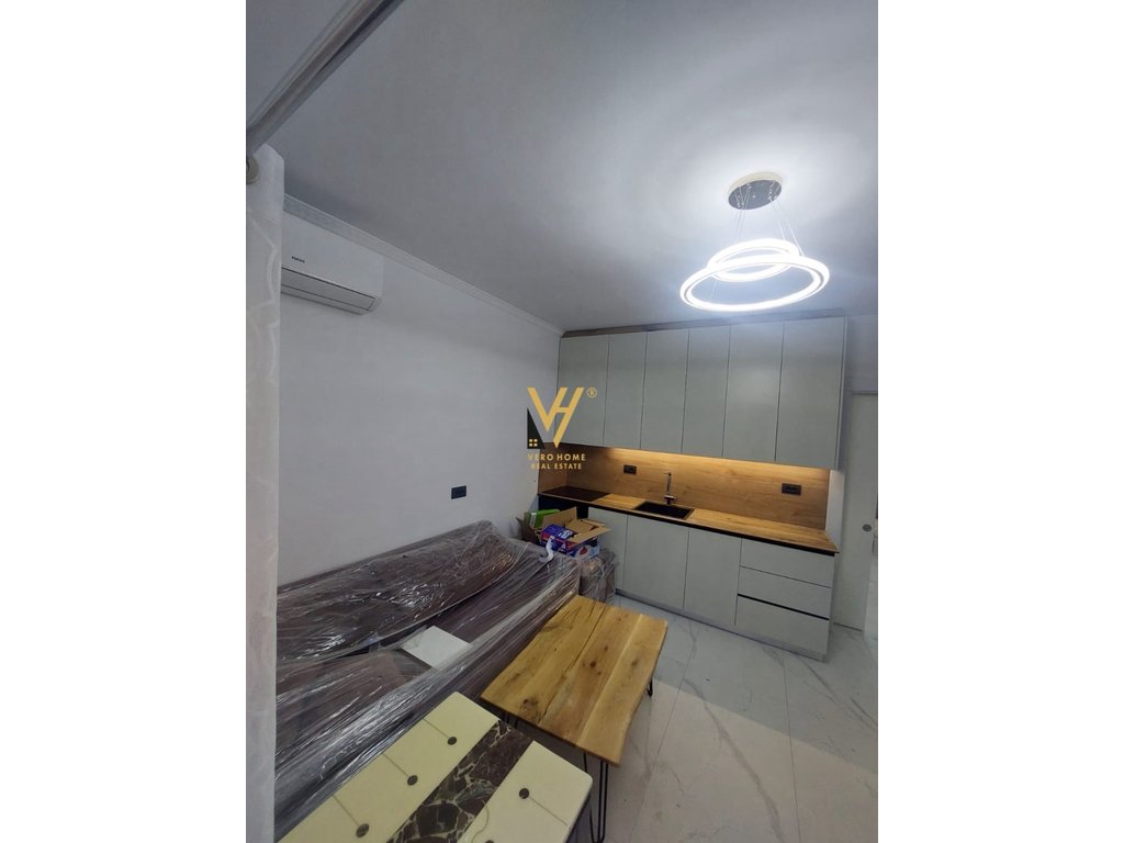 JEPET APARTAMENT 1+1 ME QERA TE QYTET STUDENTI 40.000 LEKE