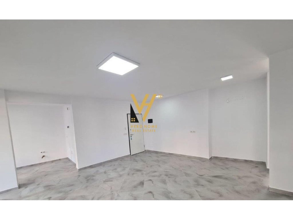 JEPET AMBIENT BIZNESI 70 M2 ME QIRA LIQENI ARTIFICIAL 700 EURO