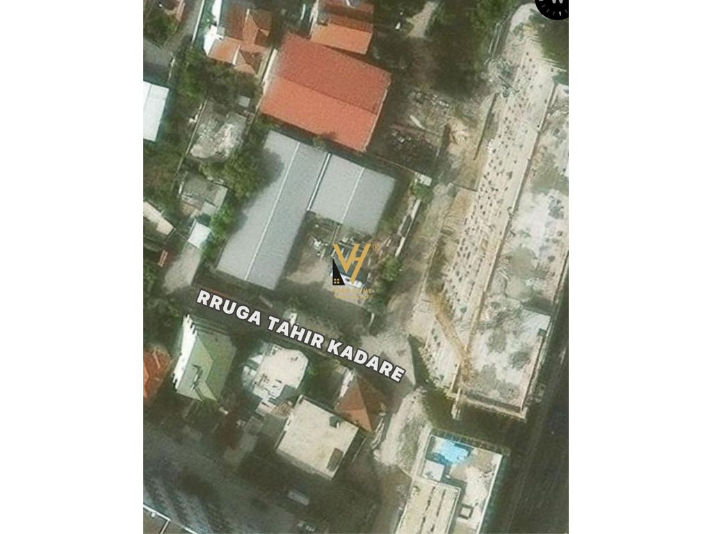 JEPET TOKE 2.000 M2 ME QERA TE RR.TAHIR KADARE, MEZEZ 2.500 EURO