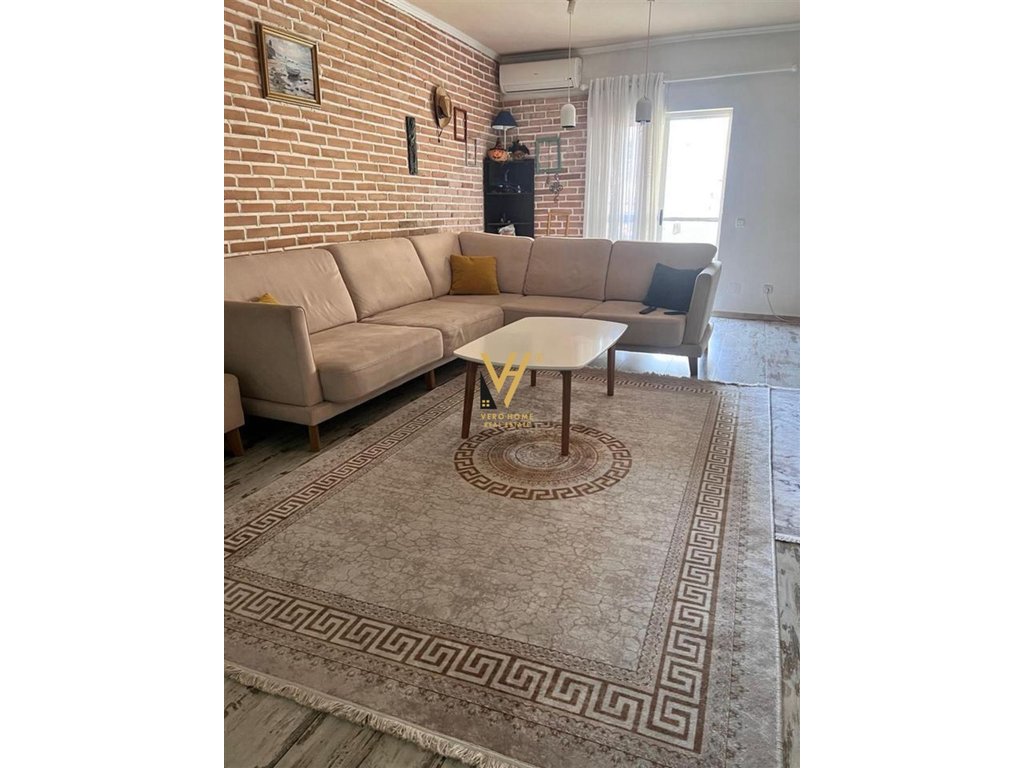 JEPET APARTAMENT 2+1+BLK ME QIRA TE KOMUNA E PARISIT 650 EURO