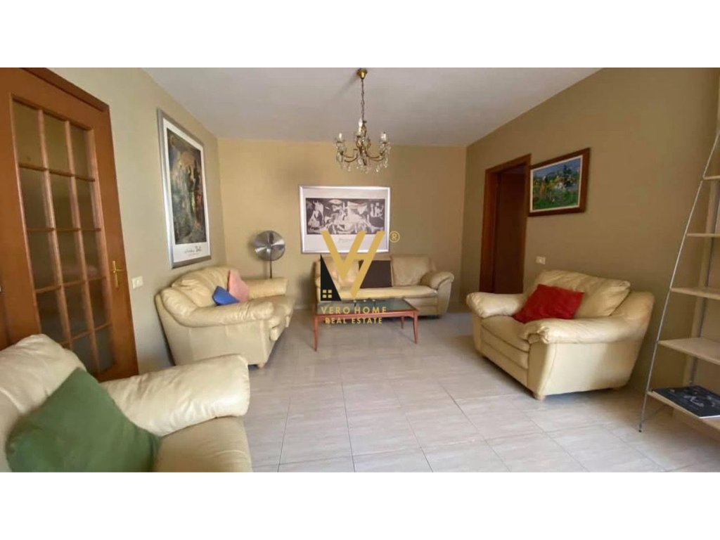 JEPET APARTAMENT 1+1+ANEKS ME QIRA TE RRUGA E BOGDANEVE 600 EURO