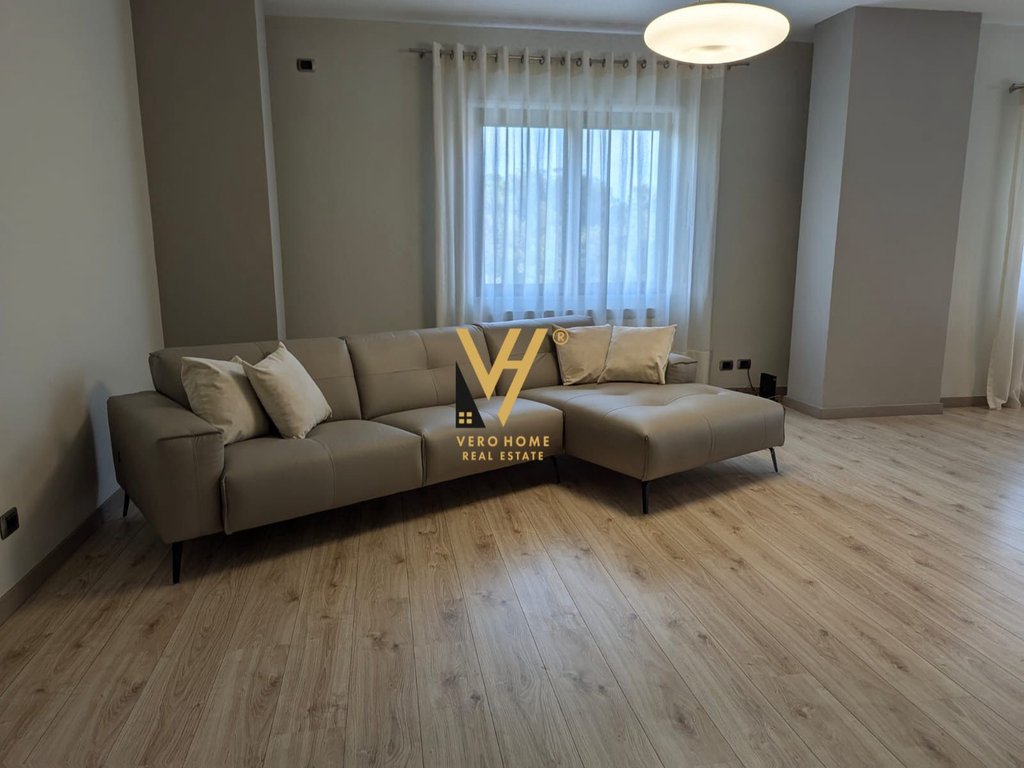 JEPET APARTAMENT 3+1+3+BLK ME QIRA NE BLLOK 240.000 LEKE