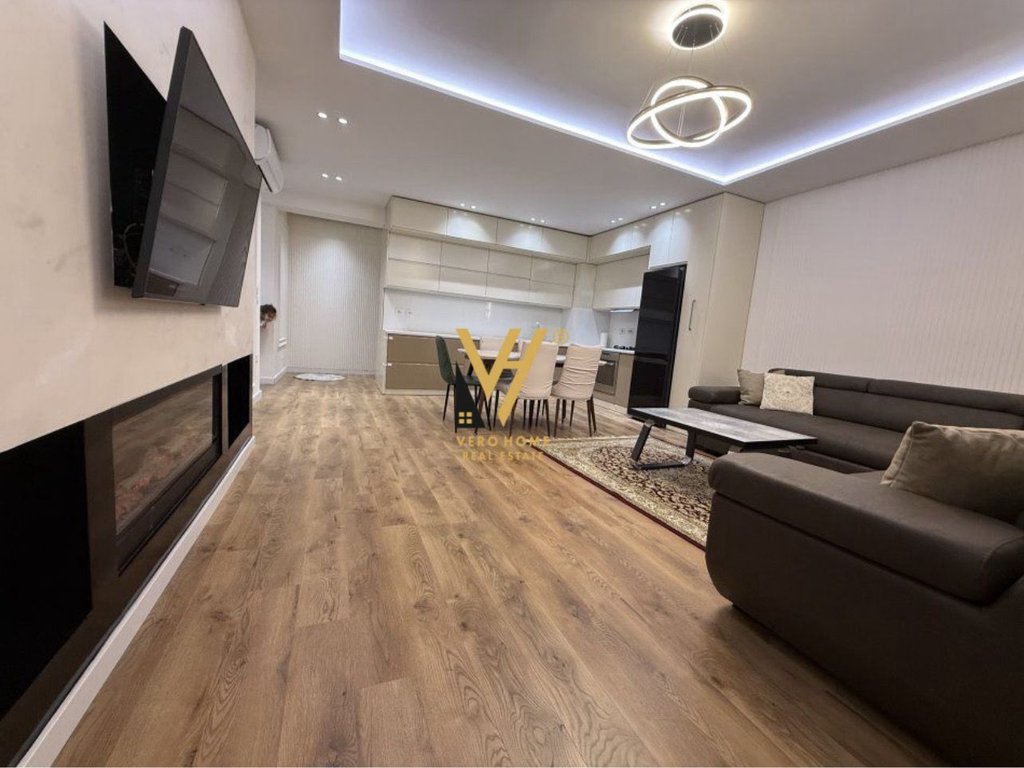 JEPET APARTAMENT 2+1+BLK ME QERA TE CASA ITALIA 800 EURO