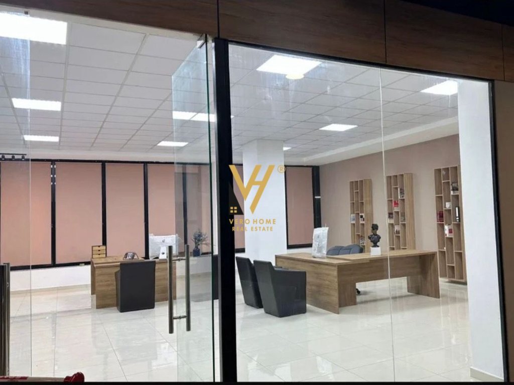 OBCHODNÍ PROSTOR 120 M2 K PRONÁJMU V KAMEZ 60 000 LEKE