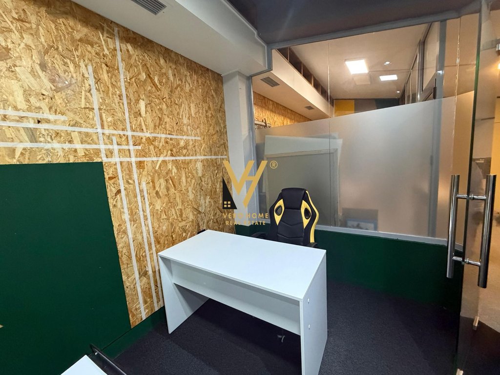 SHARED OFFICE SPACE FOR RENT AT MYSLYM SHYRI 20,000 LEKE