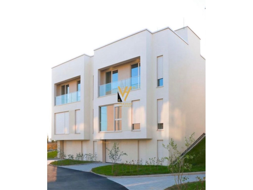 VILLA SU 3 PIANI IN AFFITTO A ABA RESIDENCE, SAUK 1.500 EURO