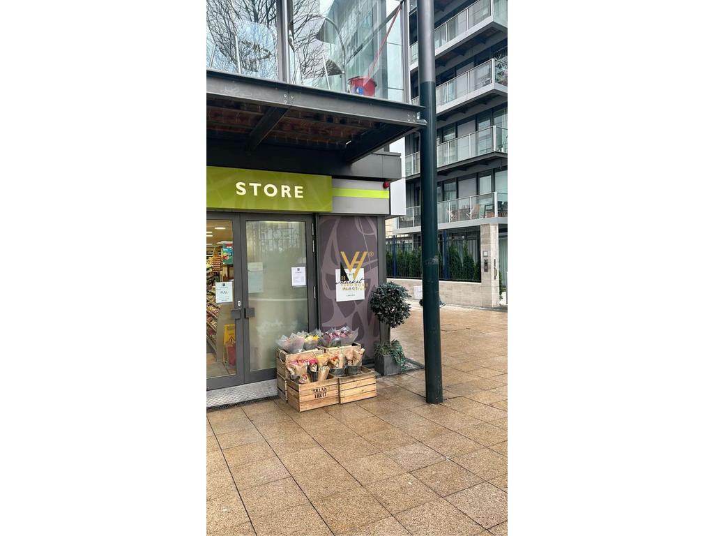 LOCALE COMMERCIALE IN VENDITA 118 M2 NEL COMUNE DI PARIS 420.000 EURO