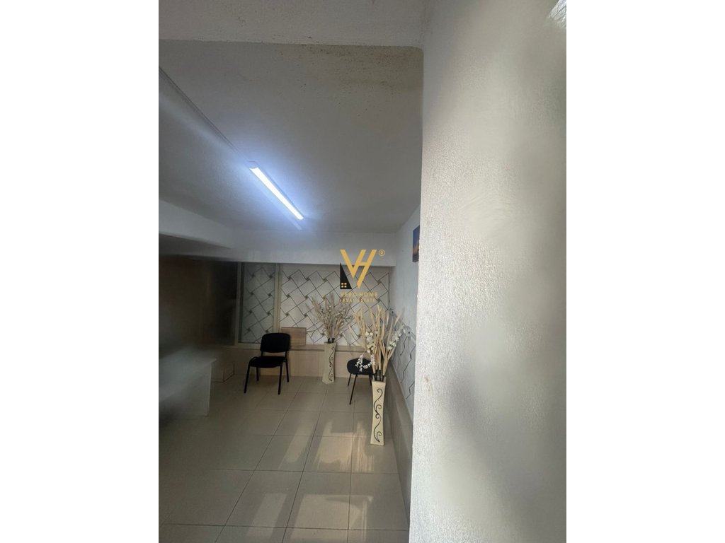 OBCHOD 15 M2 K PRONÁJMU V ISH VÝSTAVĚ 25 000 LEK