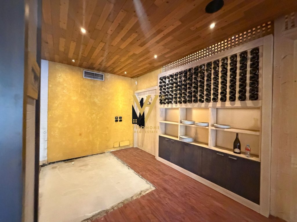 KANCELÁŘ 100 M2 K PRONÁJMU V DON BOSKO ZA 100 000 LEKE