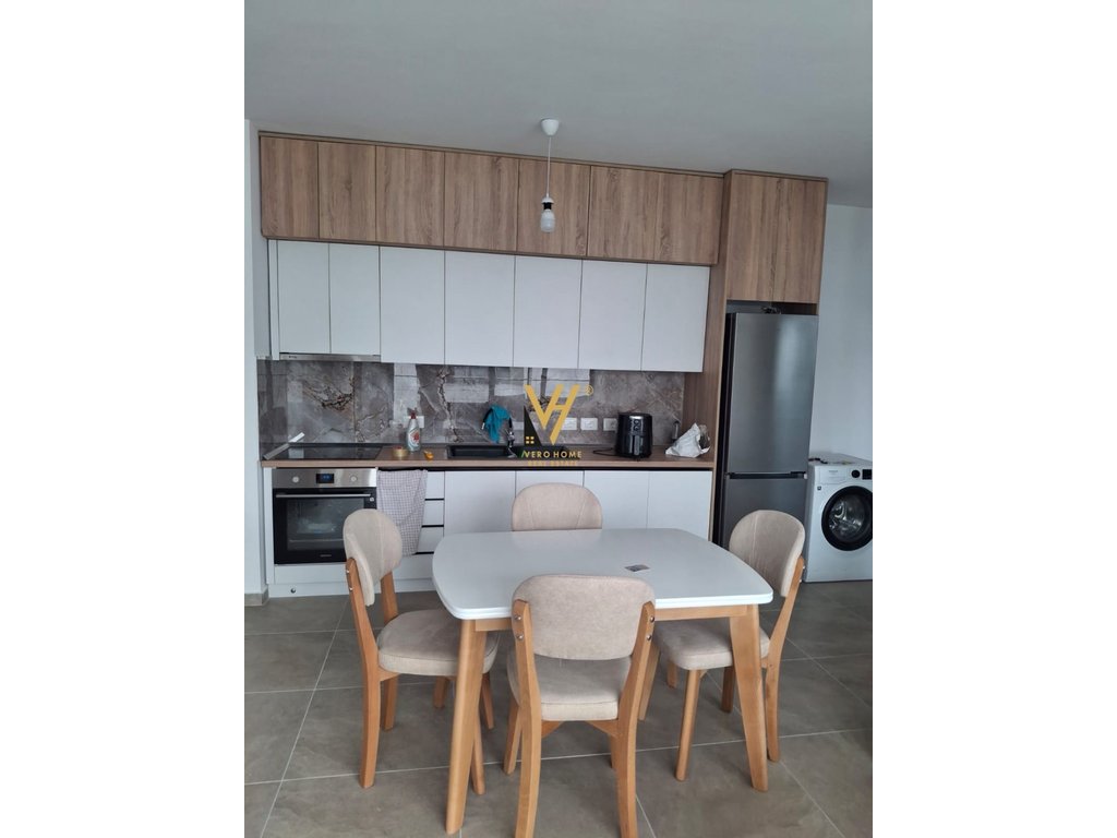 JEPET APARTAMENT 2+1+BLK ME QERA TE PORCELANI 650 EURO