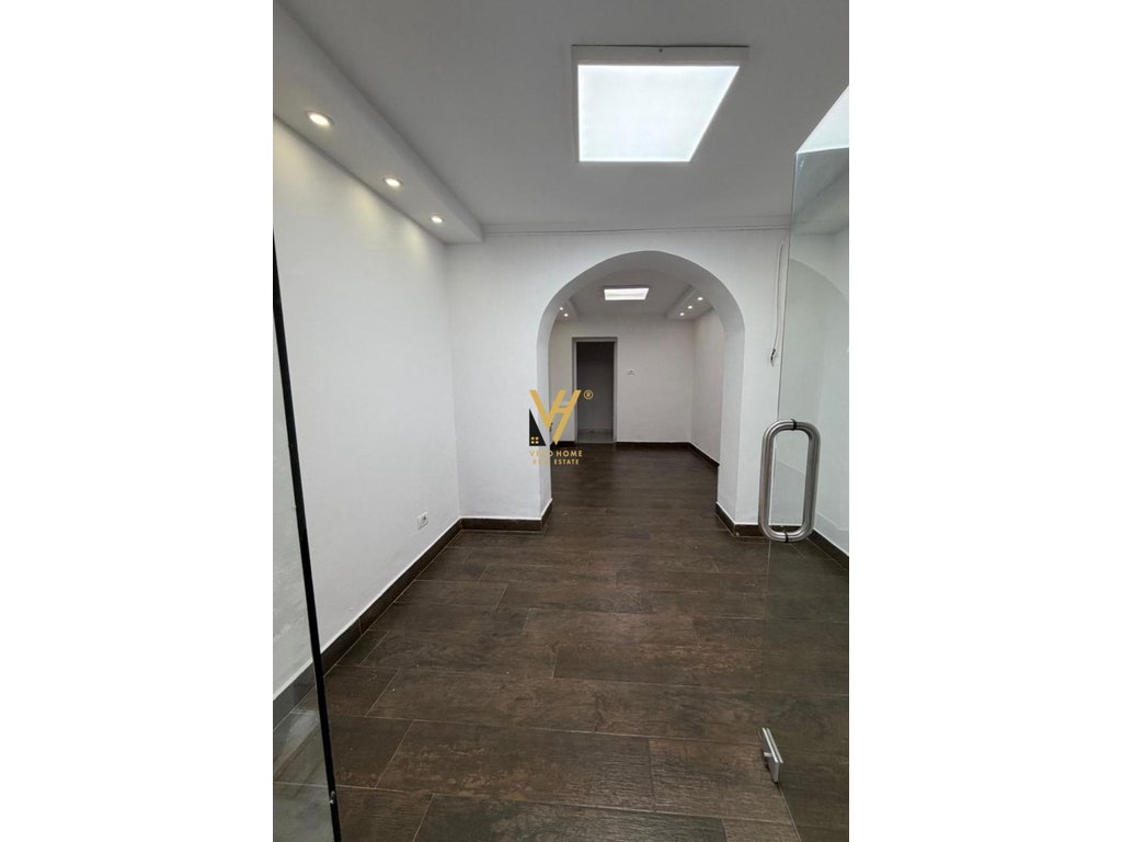 JEPET ZYRE 45 M2 ME QERA TEK SHESHI WILLSON 70.000 LEKE