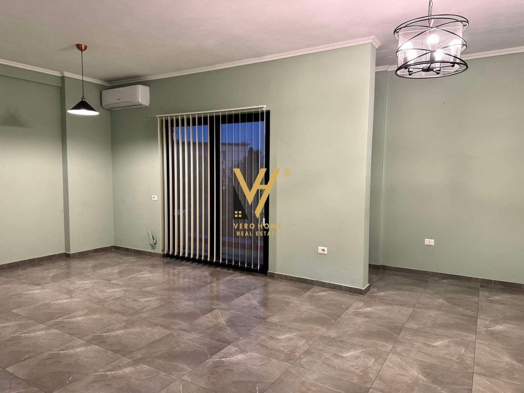 JEPET ZYRE 70 M2 ME QERA TEK ARLIS, TEK FARMACIA 10 – 50.000 LEKE