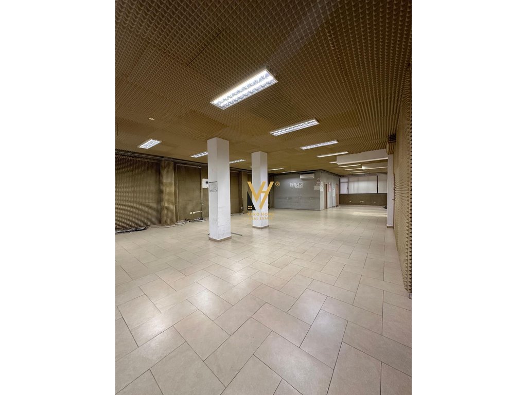 JEPET ZYRE 350 M2 ME QERA TE QYTET STUDENTI 3.000 EURO