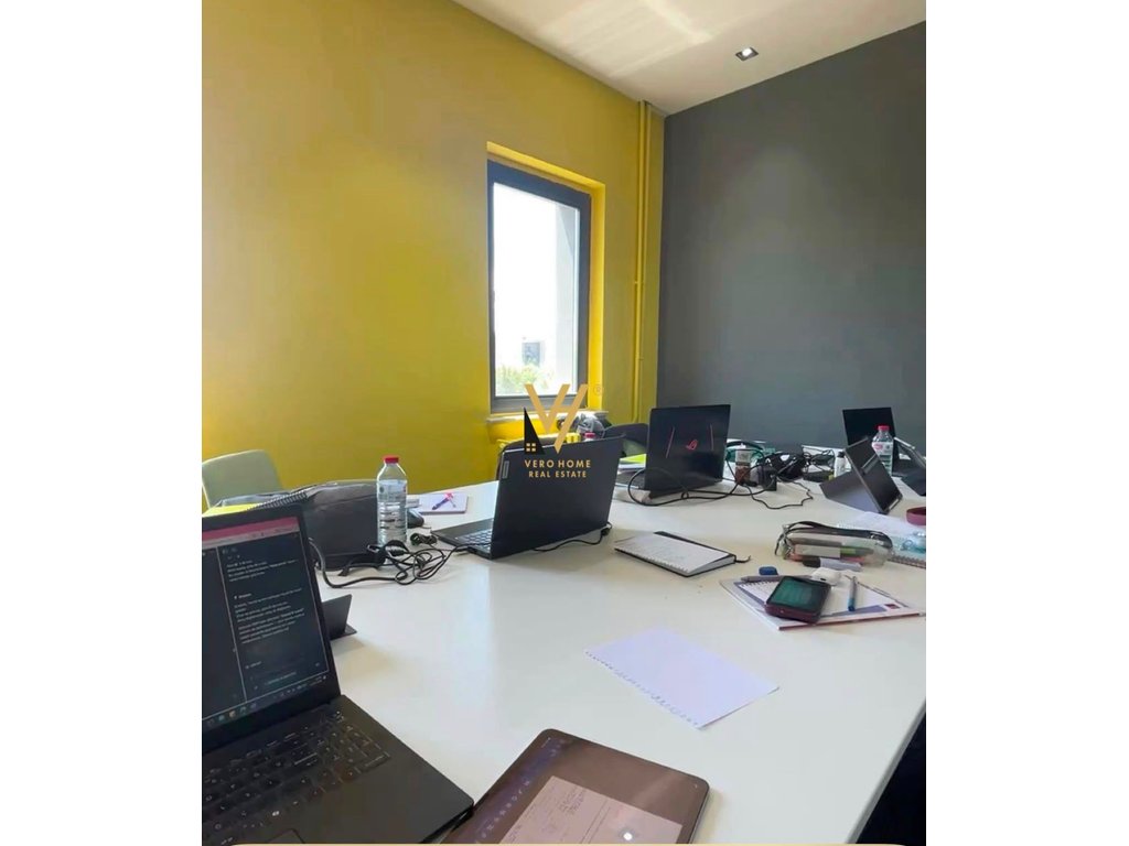 JEPET ZYRE 350 M2 TE KOMUNA E PARISIT 3.500 EURO