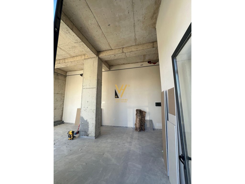 JEPET DYQAN 60 M2 ME QERA TE KOM.JOLLA, ASTIR 65.000 LEKE