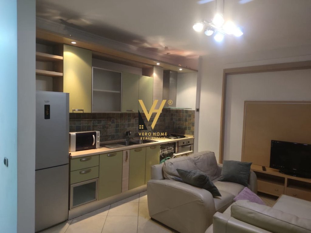 JEPET APARTAMENT 2+1+2+BLK ME QERA TE RR.FERIT XHAJKO 700 EURO
