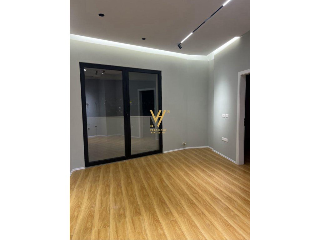 JEPET ZYRE 48 M2 ME QIRA TE BLV.GJERGJ FISHTA 50.000 LEKE