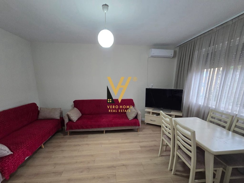 JEPET APARTAMENT 1+1+BLK ME QERA NE PORCELAN 43.000 LEKE