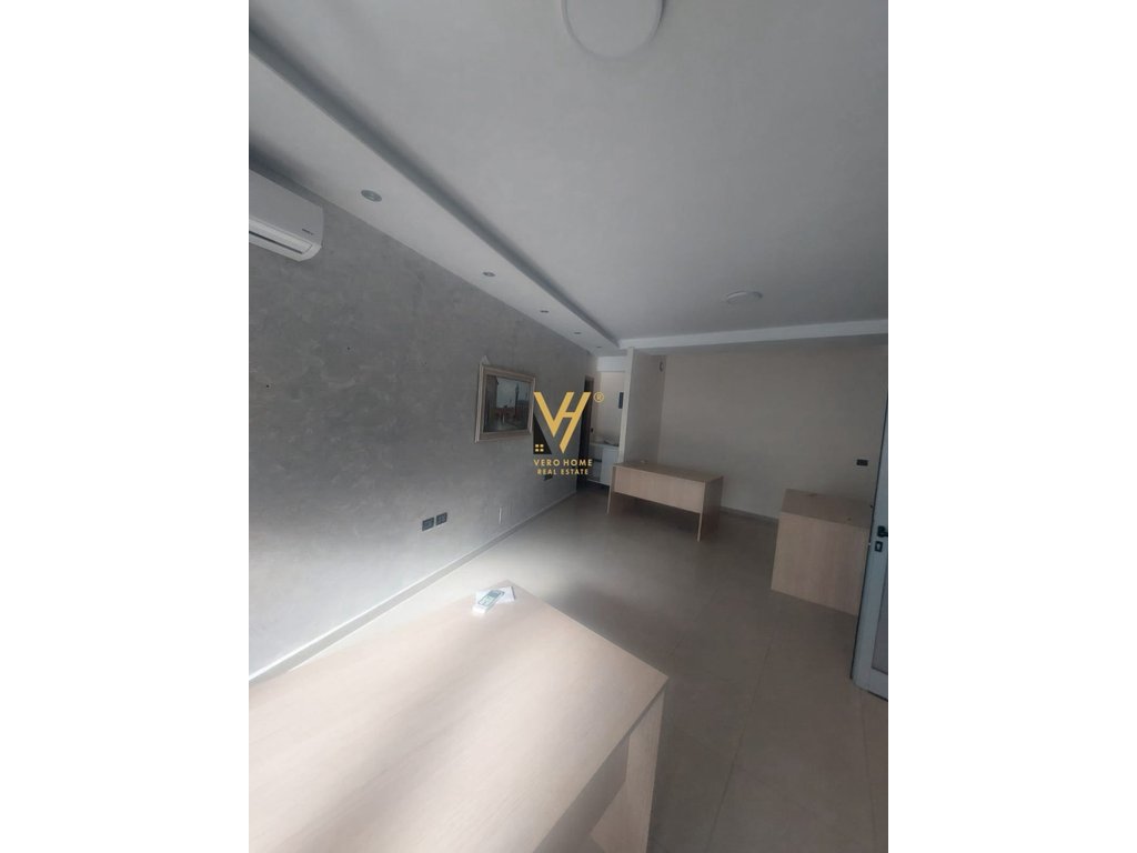 JEPET ZYRE 40 M2 ME QERA TE PAZARI I RI 50.000 LEKE