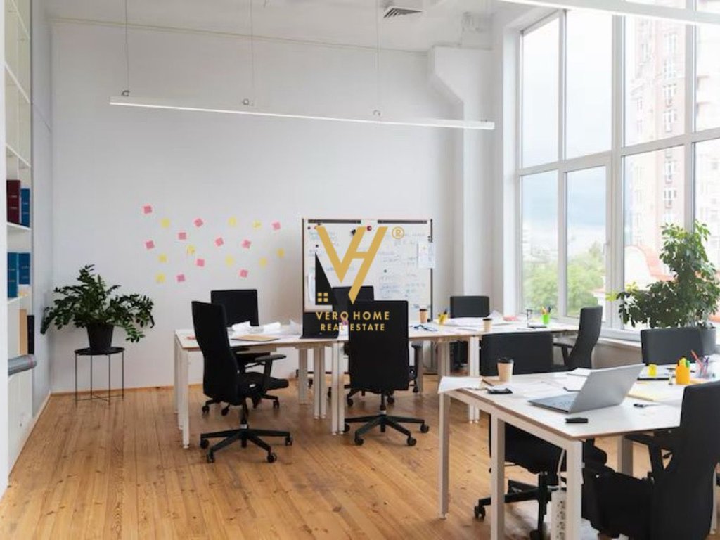 JEPET ZYRE 540 M2 ME QIRA NE ISH-BLLOK 5.000 EURO