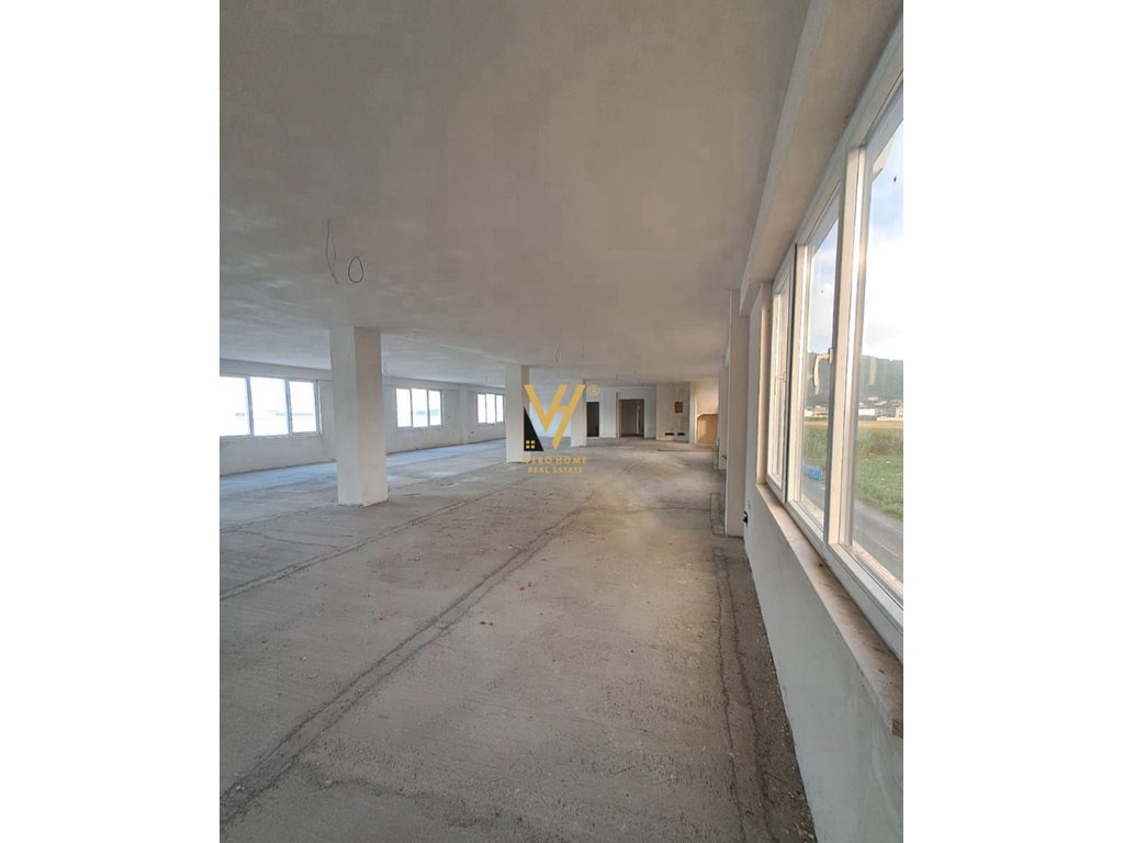 JEPET AMBIENT BIZNESI 1.280 M2 ME QIRA NE VAQARR 13.000 EURO