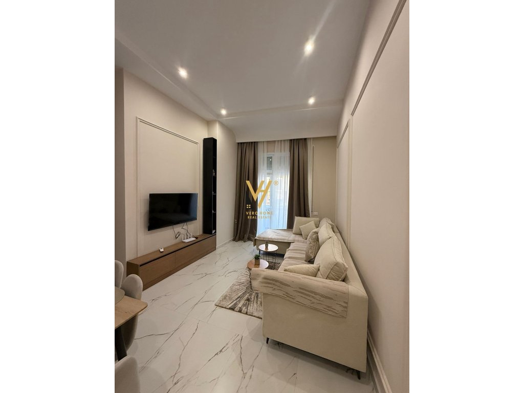 JEPET APARTAMENT 2+1+BLK ME QERA NE QENDER 1.200 EURO