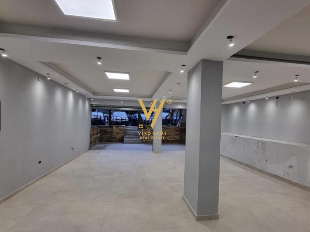 BUSINESS PREMISES FOR SALE 94 M2 AT HOXHA TAHSIN 134,000 EURO