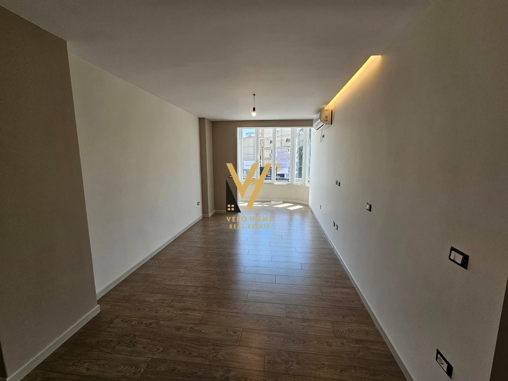 OFFICE 90 M2 FOR RENT IN ZOGU I ZI 95,000 LEKE