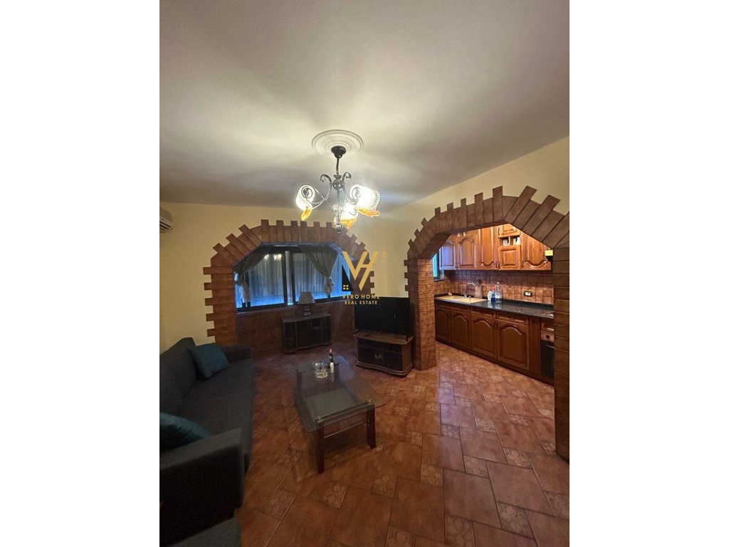 JEPET APARTAMENT 2+1 ME QERA NE MYSLYM SHYR 70.000 LEKE