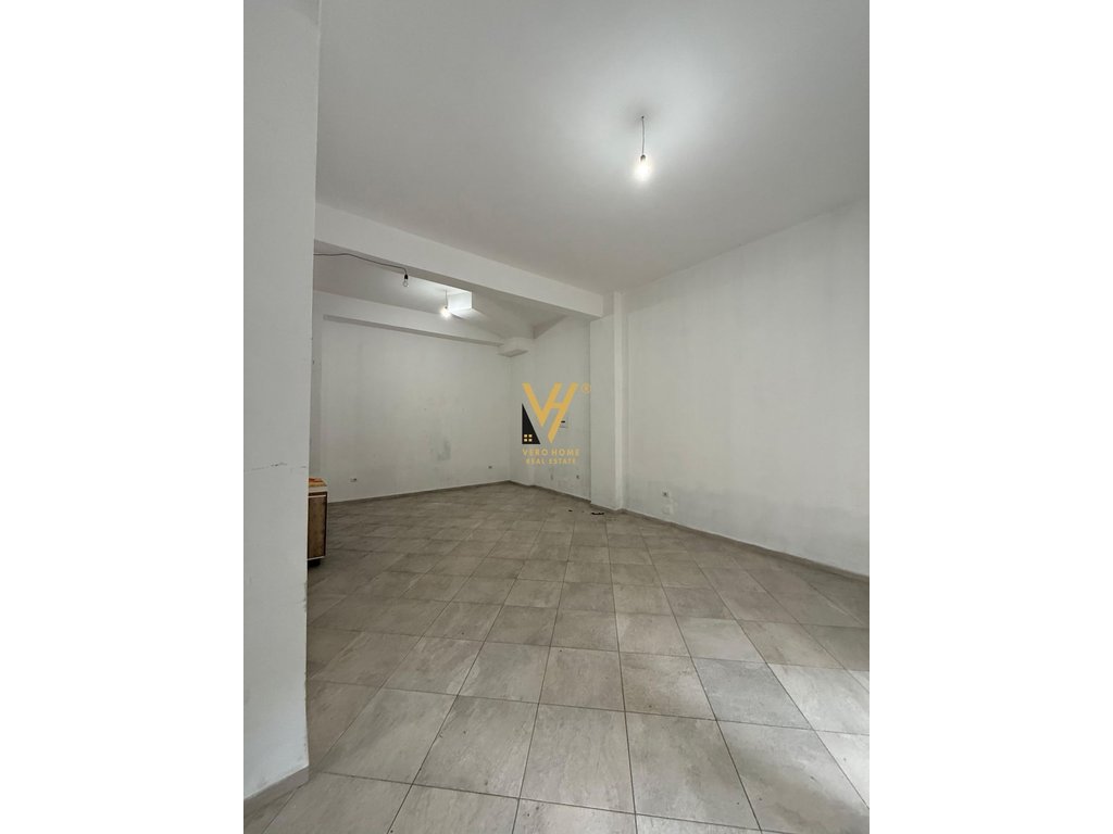 JEPET DYQAN 74 M2 ME QERA NE YZBERISHT 45.000 LEKE