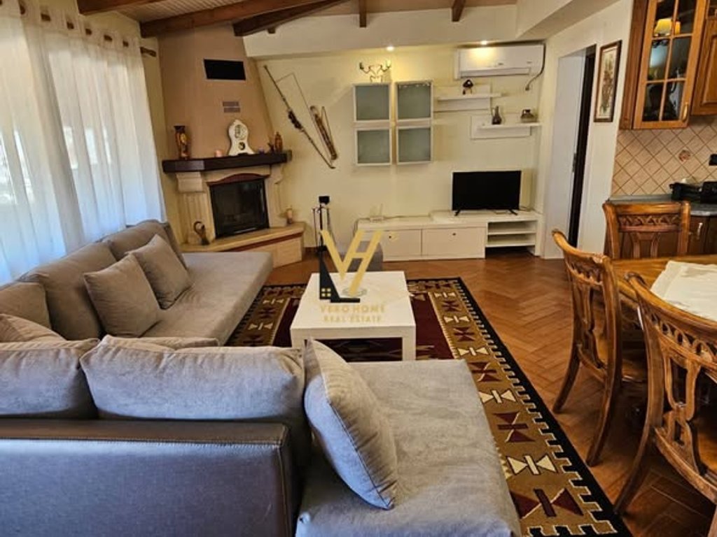 JEPET APARTAMENT 3+1 ME QERA TE VILAT GJERMANE 80.000 LEKE