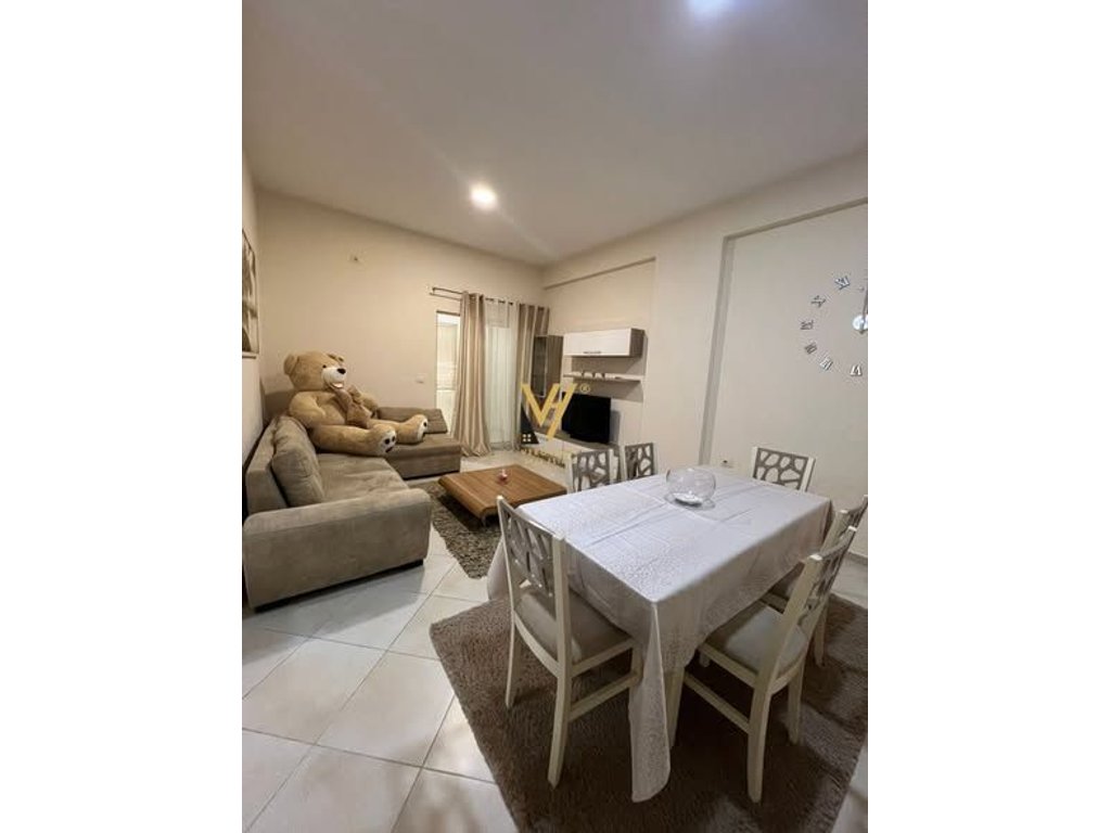 JEPET APARTAMENT 1+1+BLK ME QERA TE FRESKU 40.000 LEKE