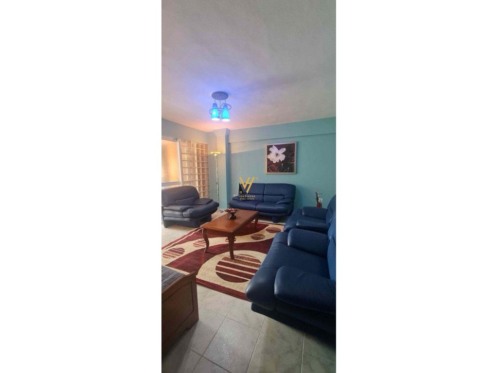 JEPET APARTAMENT 3+1 ME QERA RRUGA DRITAN HOXHA 500 EURO