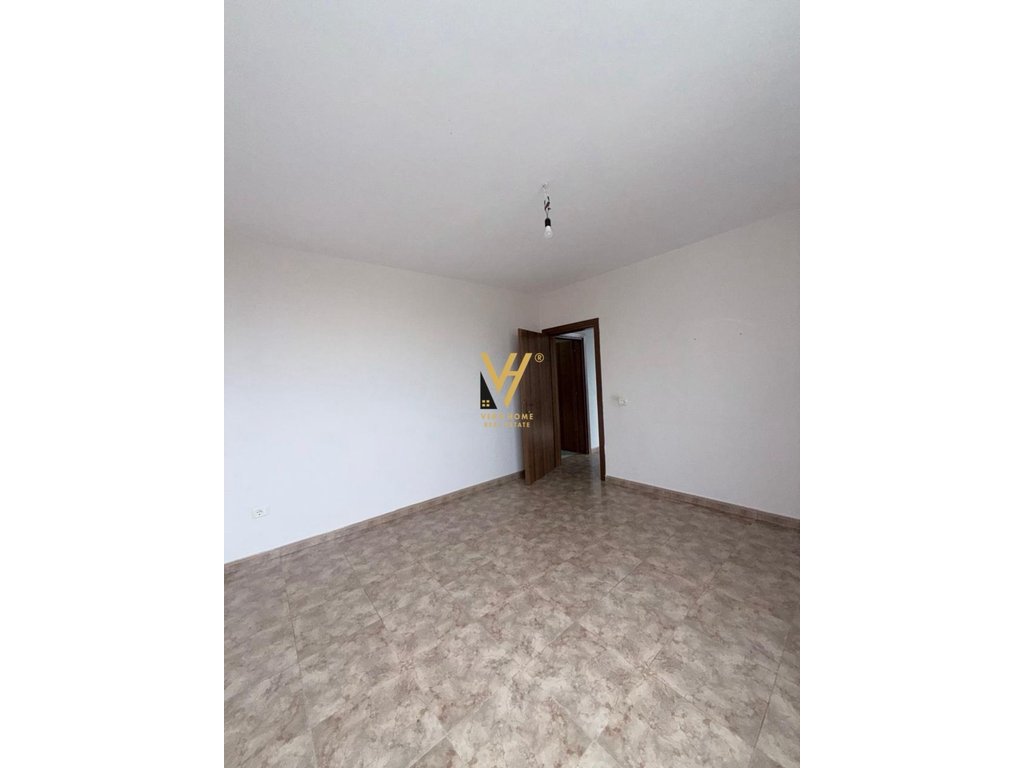 BUSINESS SPACE 78 M2 FOR RENT AT THE FORMER EXHIBITION 65,000 LEK