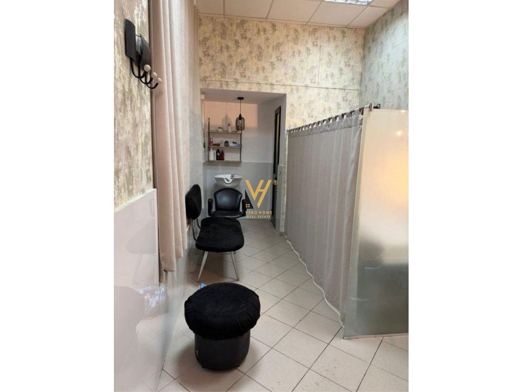 JEPET AMBIENT 16 M2 ME QERA TE 21 DHJETORI 300 EURO