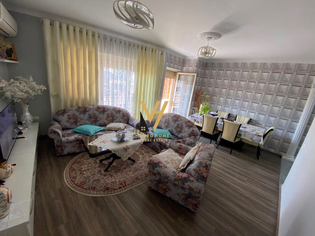 NA PRODEJ BYT 2+1+2+BALKÓN U ŽELEZNIČNÍ STANICE 260 000 EURO