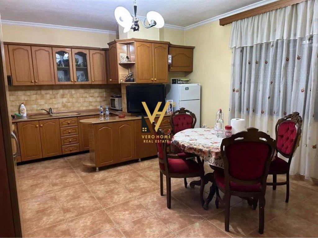 APPARTAMENTO 3+1+2+BLK IN VENDITA SU BLV. BAJRAM CURRI 35.000.000 LEKE
