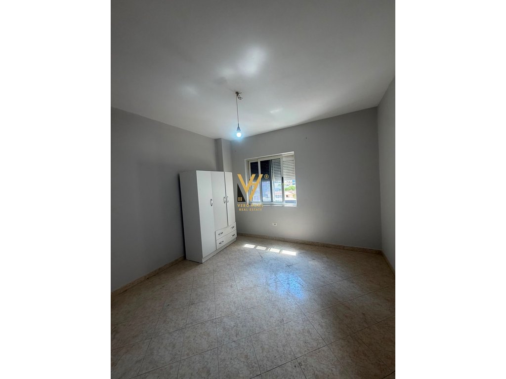 BUSINESS PREMISES 136 M2 FOR RENT ON 21 DHJETORI 700 EURO