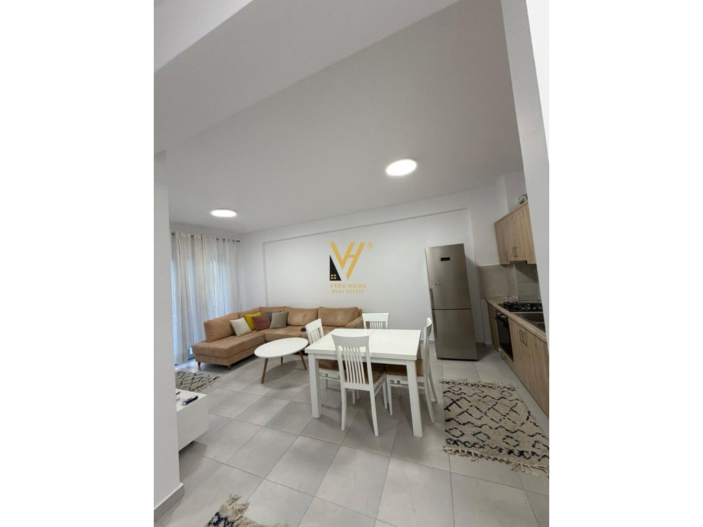 Appartamento 2+1+balcone in affitto a Yzberisht 60.000 Lek