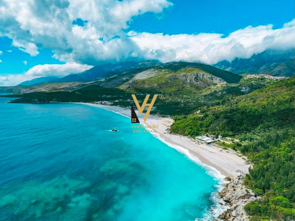 PRODEJ POZEMKU 23 650 M2 V LIVADH, HIMARE