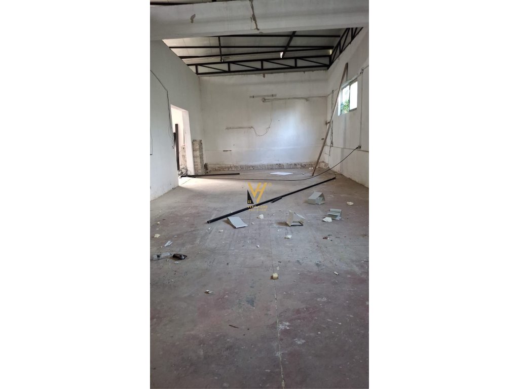 SKLAD 500 M2 K PRONÁJMU VE VAQARRU ZA 2 500 EURO