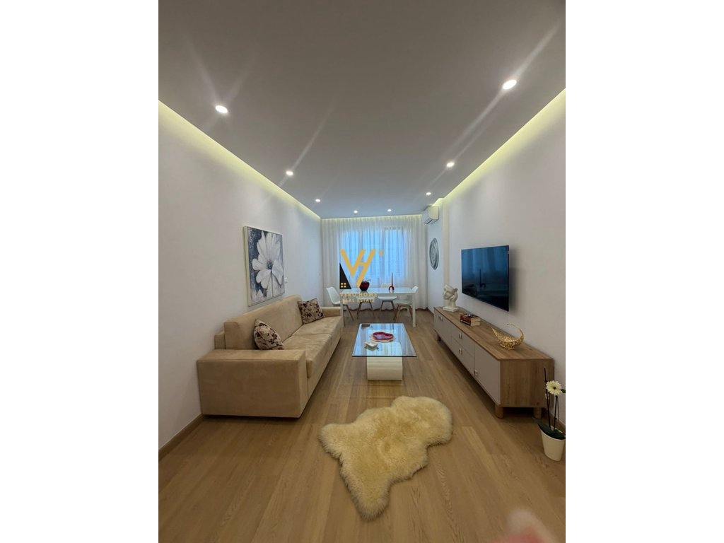 Byt 2+1+Balkon k pronájmu v Bllok 850 Euro