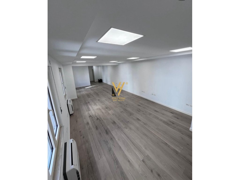 KANCELÁŘ 95 M2 K PRONÁJMU V ISH BLLOK 1 650 EURO