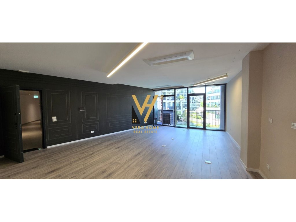 KANCELÁŘ 102 M2 K PRONÁJMU V LAKE VIEW 1 500 EURO