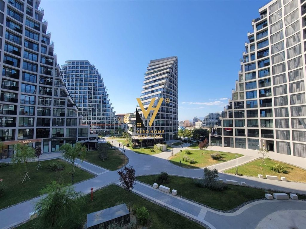 JEPET ZYRE 108 M2 ME QERA TE LAKE VIEW 2.000 EURO