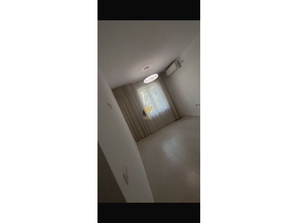 LOCALE COMMERCIALE 50 M2 IN AFFITTO AL CAFFÈ ROMA 65.000 LEKE