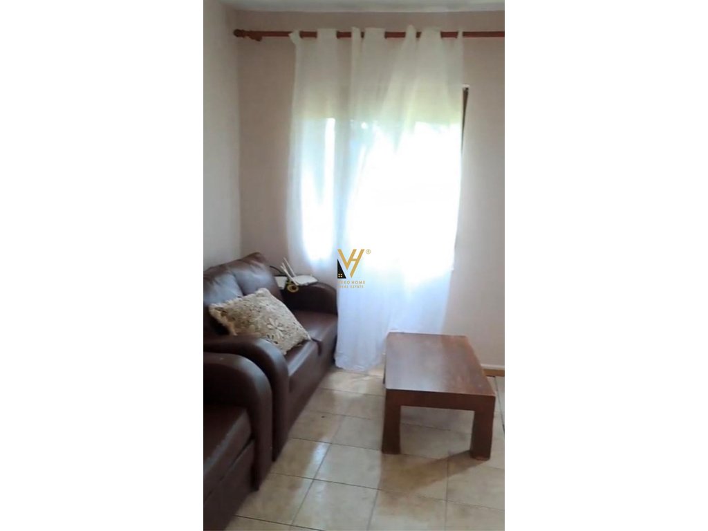 JEPET SHTEPI PRIVATE ME QERA NE PASKUQAN 40.000 LEKE